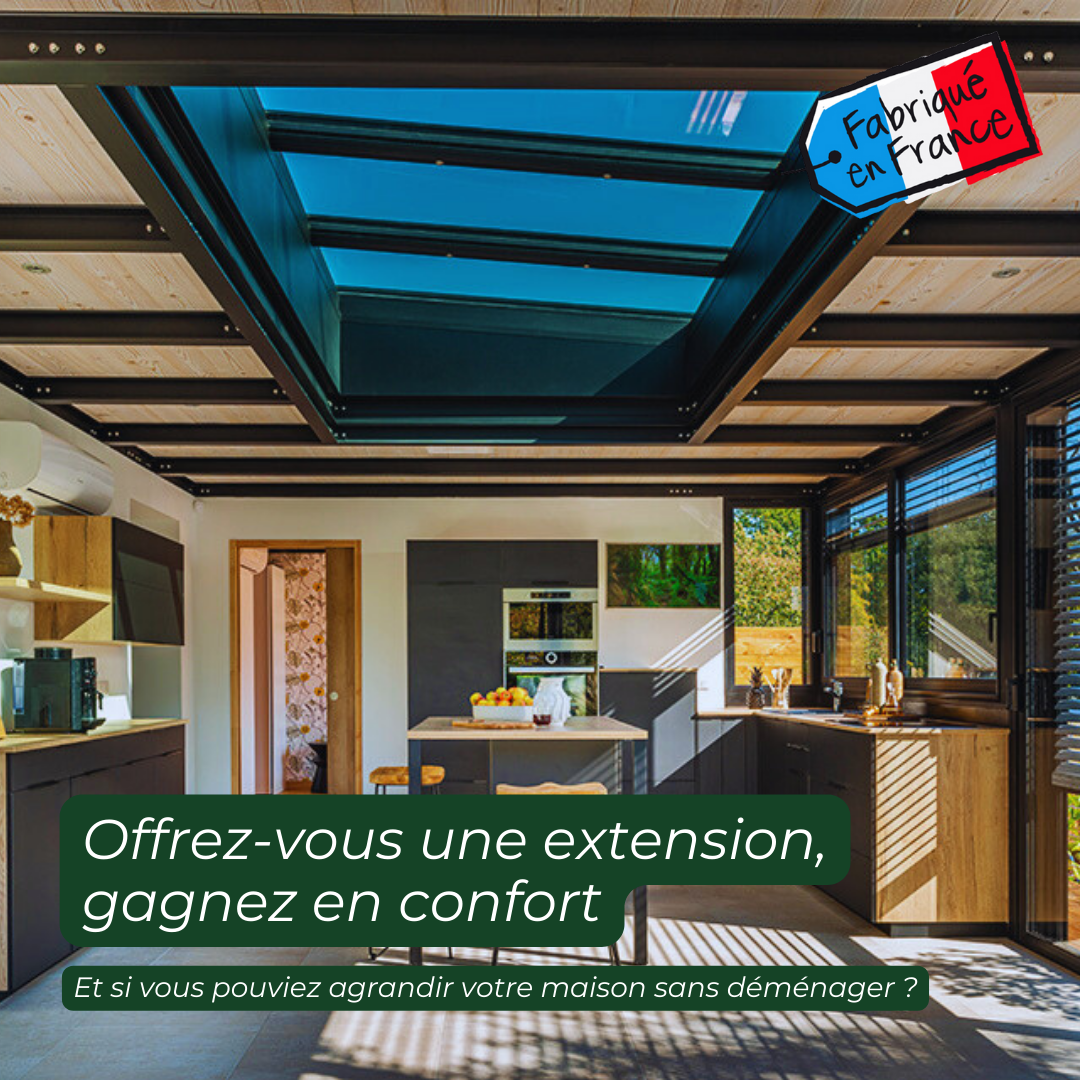 extension de maison moderne en aluminium pour cuisine ouverte avec ilot central