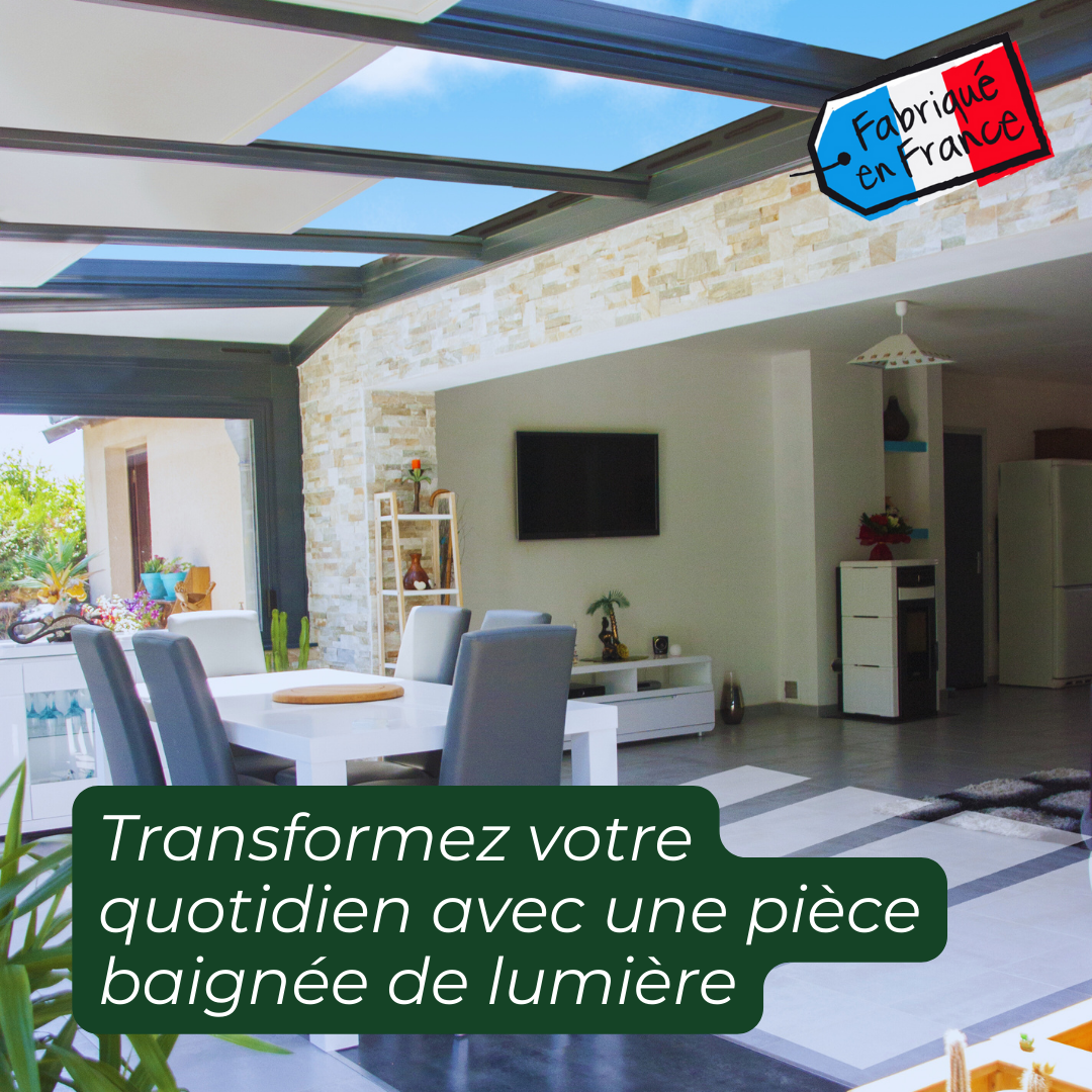 Véranda moderne avec store blanc lumisol integré